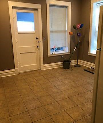 4th image of 4501 N Artesian Ave Floor 1
