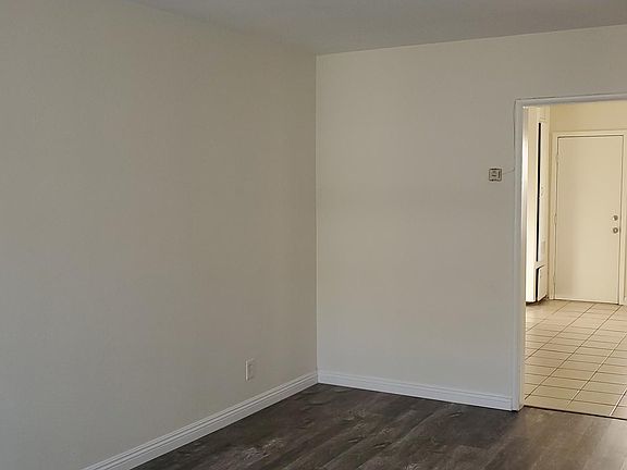5th image of 13723 Inglewood Ave