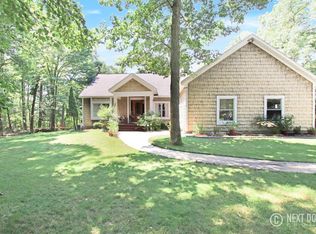 15998 Groesbeck St, Grand Haven, MI 49417