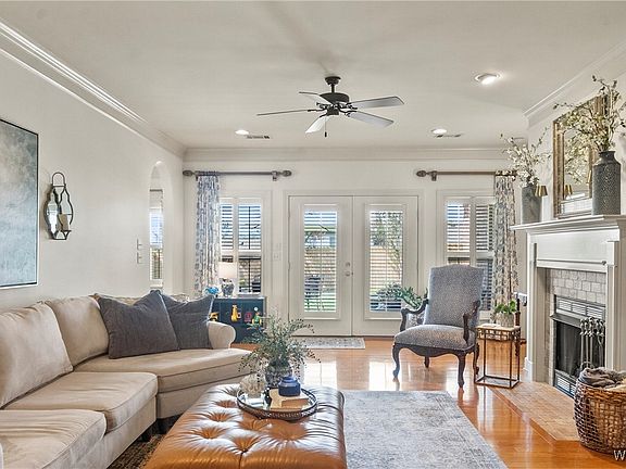 4th image of 520 Shelby Cir