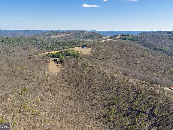 4th image of Hunters Ridge Trl