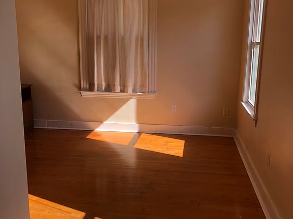 4th image of 40 Dana Ct #1