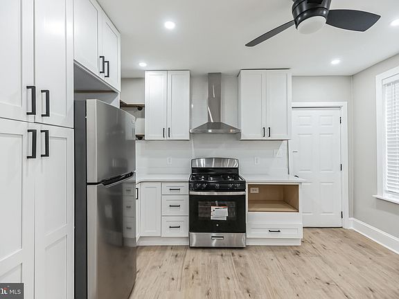 4th image of 4220 Tackawanna St