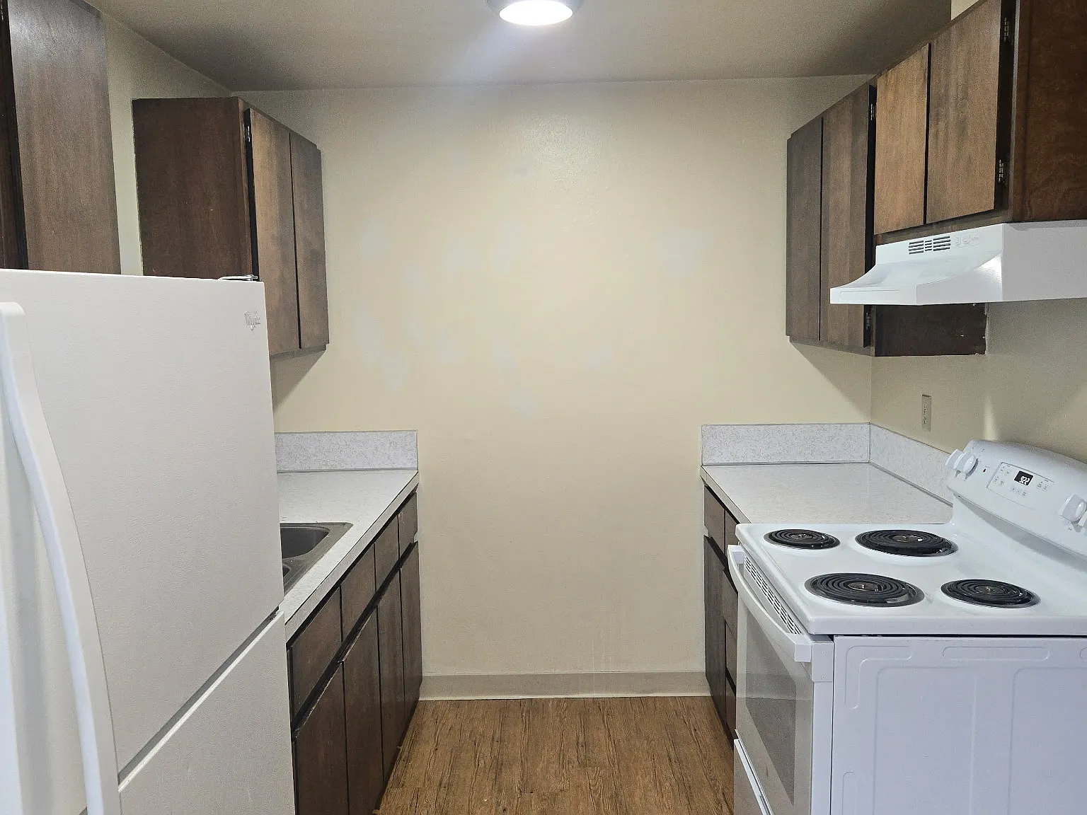 1 bed, 400 sqft, $910 — Photo 2
