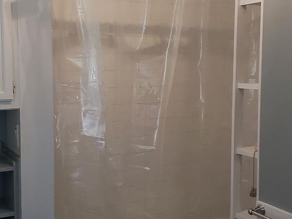 3rd image of 209 Collingwood Ave