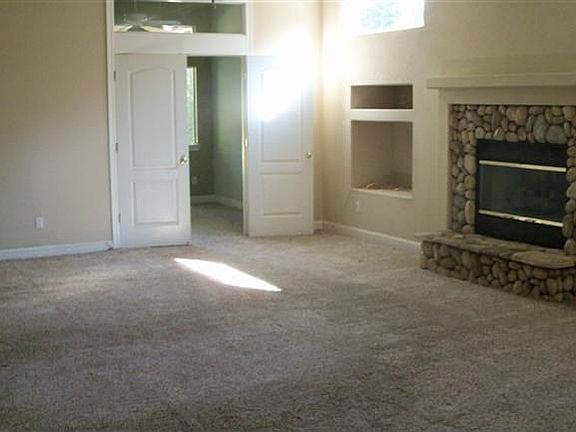 3rd image of 2921 Sweetwood Dr