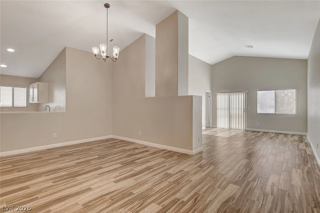 3 bed, 2.0 bath, 1459 sqft, $2,210 — Photo 2