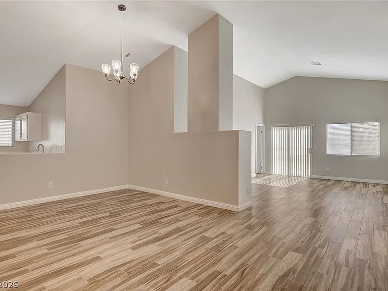 1331 Frost Flower Dr — Photo 2