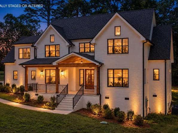 1825 Sawyer Farms Ln, Signal Mountain, TN 37377