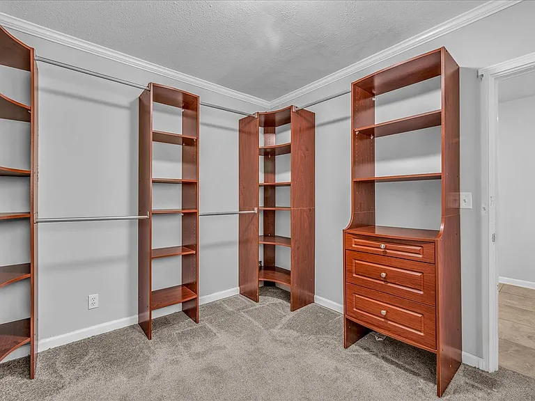 Master bedroom Closet