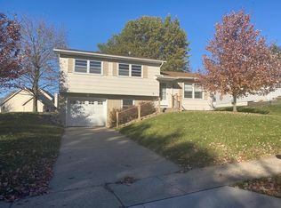 3184 Pleasant Dr, Bettendorf, IA 52722