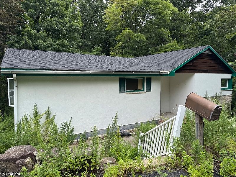 1st image of 69 Cranberry Ledge Rd