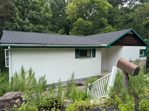 69 Cranberry Ledge Rd, Byram Twp., NJ 07821