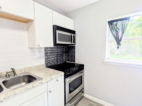 4th image of 6026 ORTEGA FARMS Boulevard