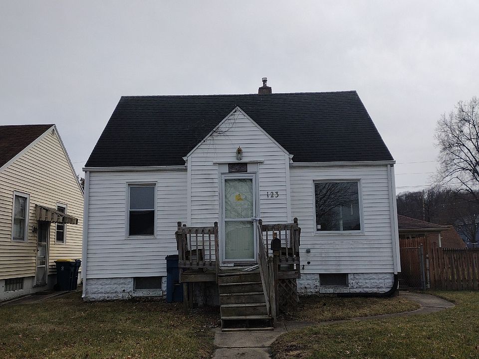 1st image of 123 E 16th St