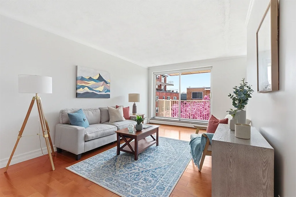 Building Photo - 123 Sewall Ave #3A