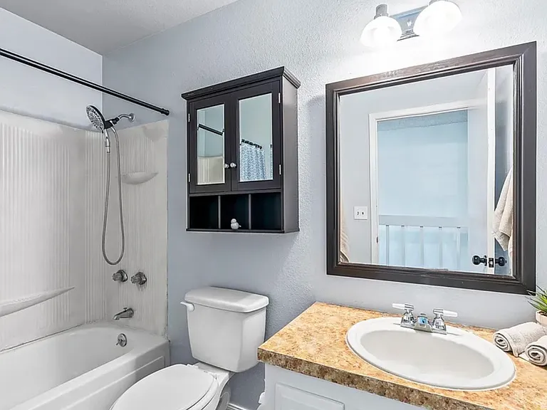 125 Franklin Ave #509 — Photo 5
