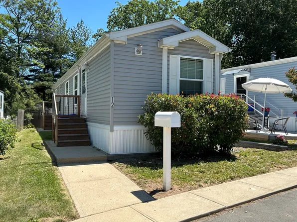 12 Jackson St, Eatontown, NJ 07724