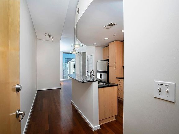 2nd image of 860 Peachtree St NE Unit 2510