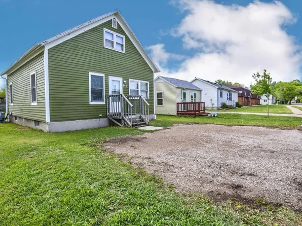 918 S Lawson St, Aberdeen, SD 57401