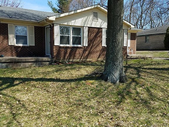 2nd image of 3808 Camelot Dr