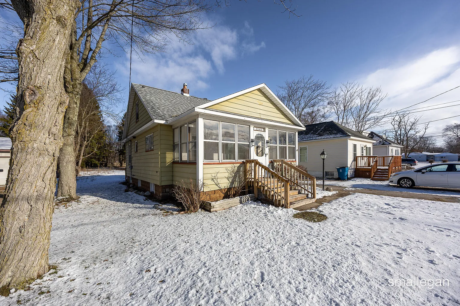 2040 Lawnel Ave photo 1