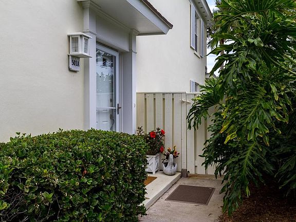 3rd image of 300 Harbour Dr APT 501A