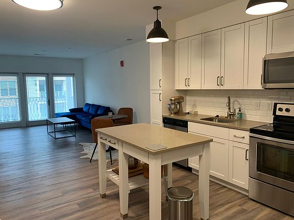 3rd image of 751 Thornton Way #442