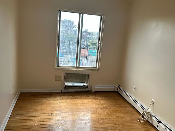 5th image of 714 E 230th St Floor 1