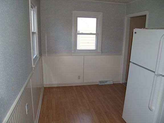 3rd image of 1030 Fairbanks Ave