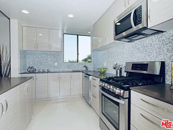 2nd image of 12115 San Vicente Blvd Unit 309