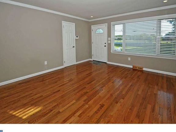 3rd image of 2822 Jefferson Ave