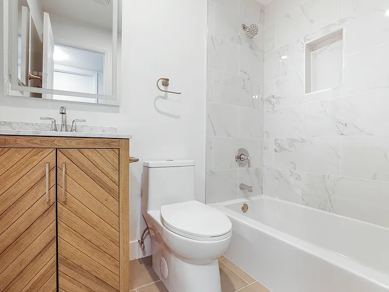 13716 167th St #B1 — Photo 10