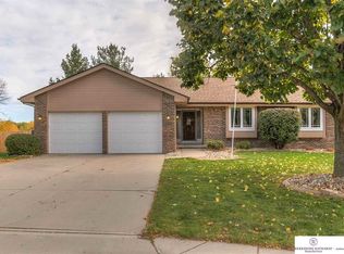 15607 Monroe Cir, Omaha, NE 68135