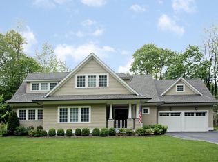 8 Shawnee Trl, Harrison, NY 10528