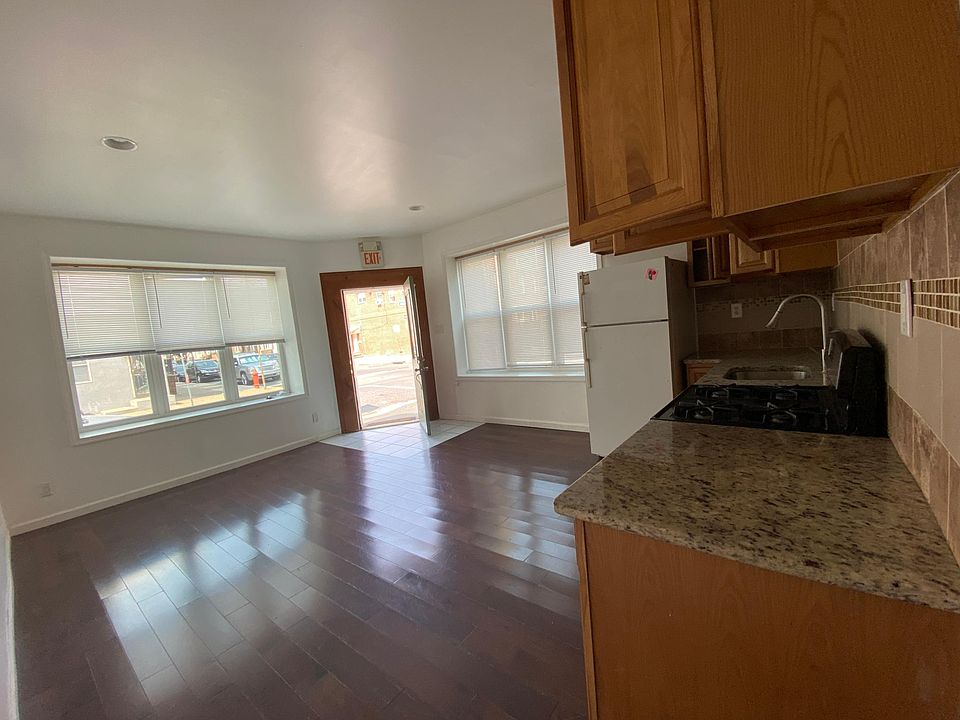 1st image of 2501 S 11th St #1