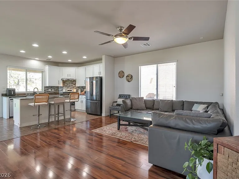 10391 Montes Vascos Dr — Photo 6