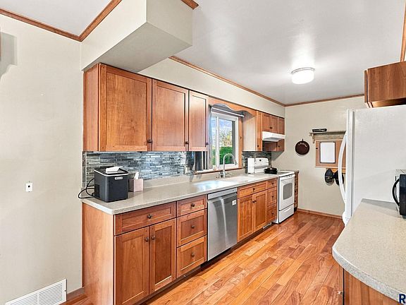 5th image of 6705 W 10th St