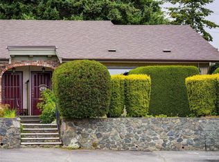 Grand Oaks, Saanich, BC V8N 3B8