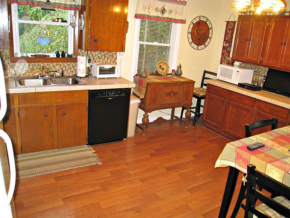 3rd image of 2050 Barringer Cir