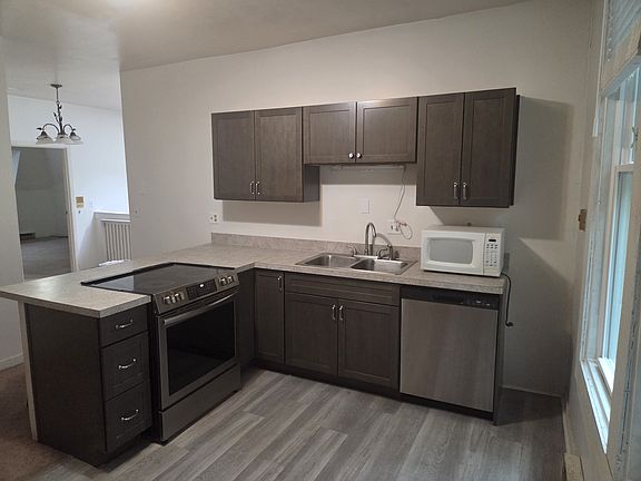 2nd image of 2114 Saint James Ave APT 4