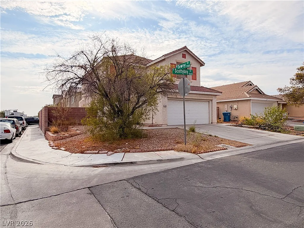 4 bed, 2.5 bath, 2068 sqft, $2,200 — Photo 3