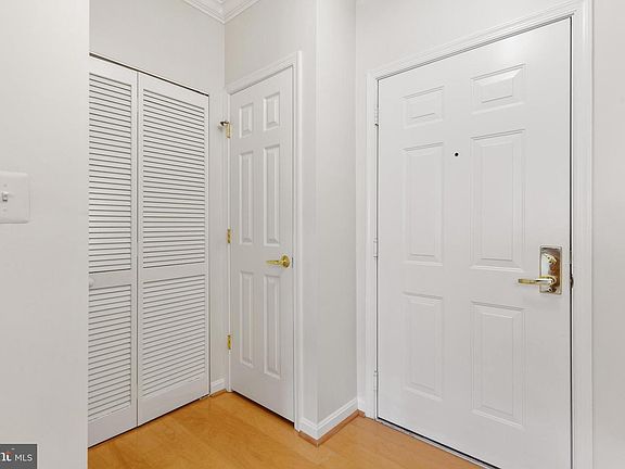4th image of 5112 Donovan Dr APT 305