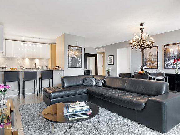 2nd image of 322 W 57th St #43M1