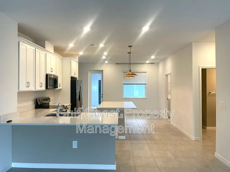 1908 Swivel Ln — Photo 6