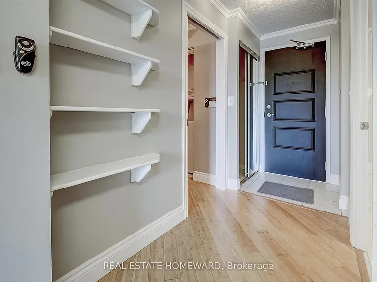 1733 Queen St E #513 — Photo 2