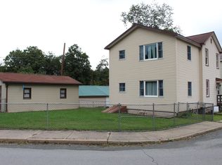 109 Pike St, Hawley, PA 18428