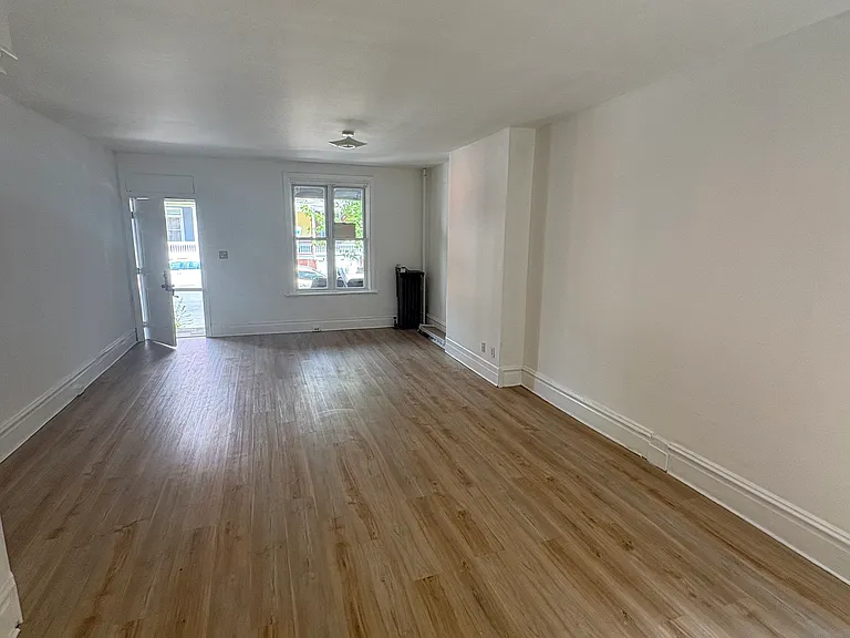 48 N 17th St — Photo 5