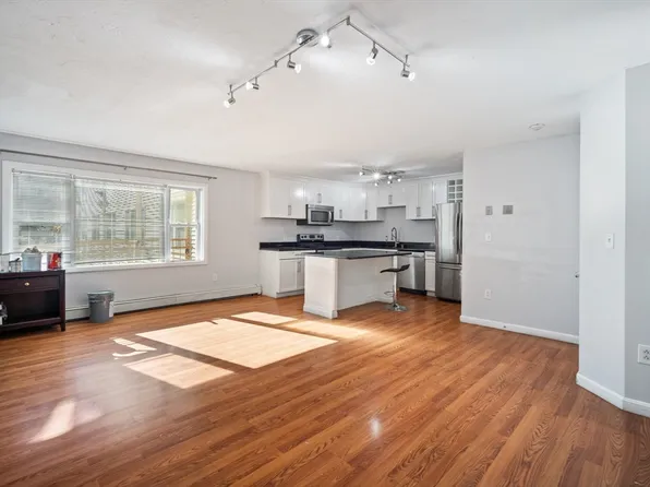 5 E Kendall St APT 1C, Worcester, MA 01605