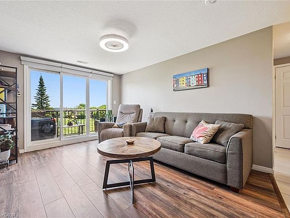 3rd image of 35 Mountford Dr #85